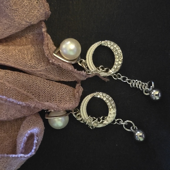 Mauve Scarf with Pearls - Picture 4 of 4